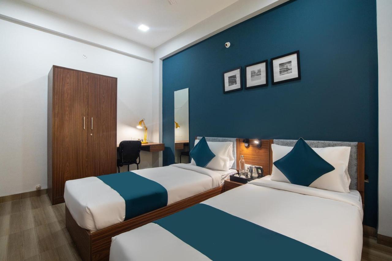 Hotel Ballfin Indore Bagian luar foto