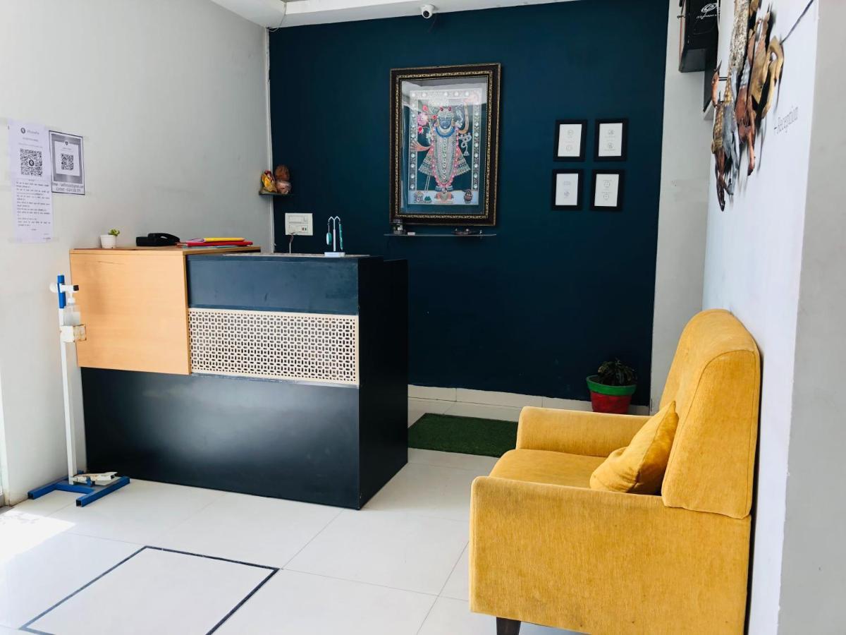Hotel Ballfin Indore Bagian luar foto