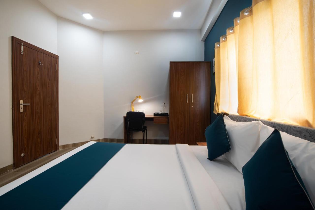 Hotel Ballfin Indore Bagian luar foto