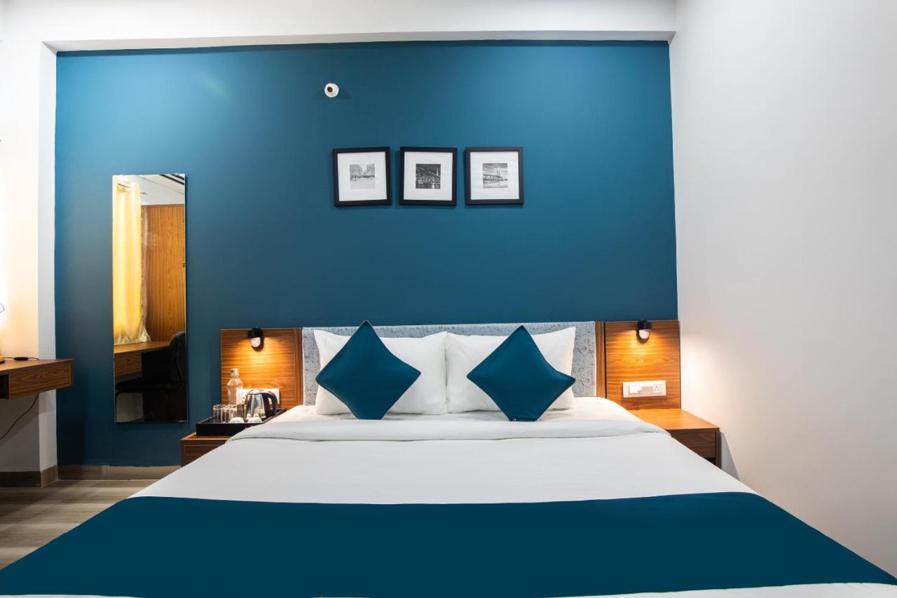 Hotel Ballfin Indore Bagian luar foto